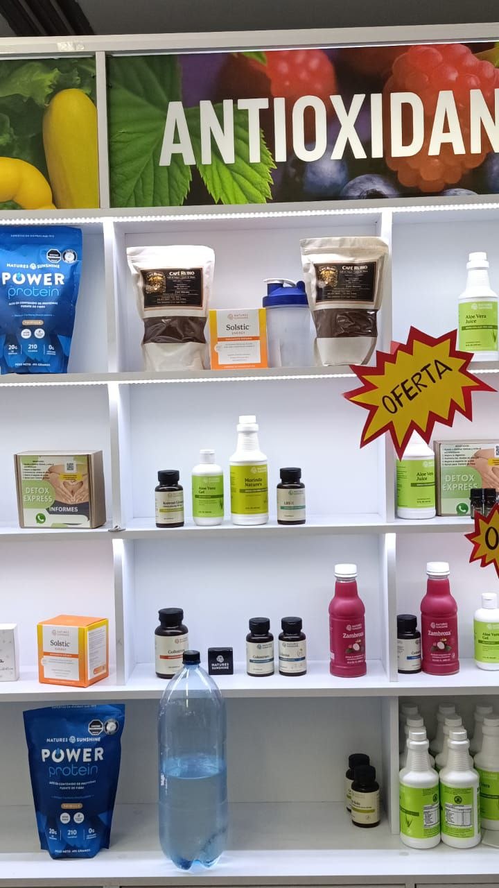 Productos Café Rubio exhibidos en una tienda naturista